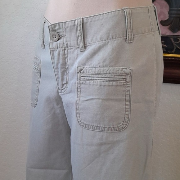 The North Face Wide-Leg Cropped Pants in Light Gray - Picture 3 of 6
